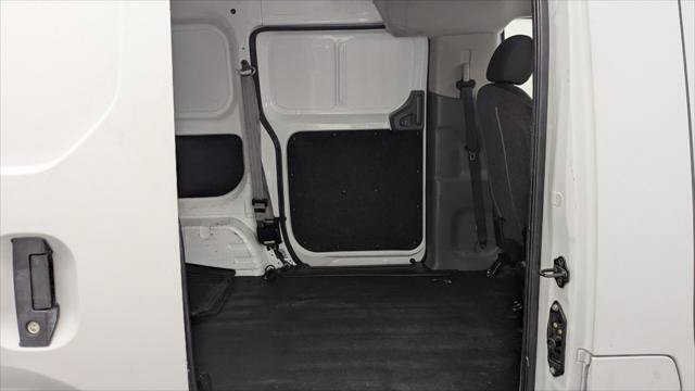 Used 2015 Nissan NV200 SV w/ Technology Package FWD image 17