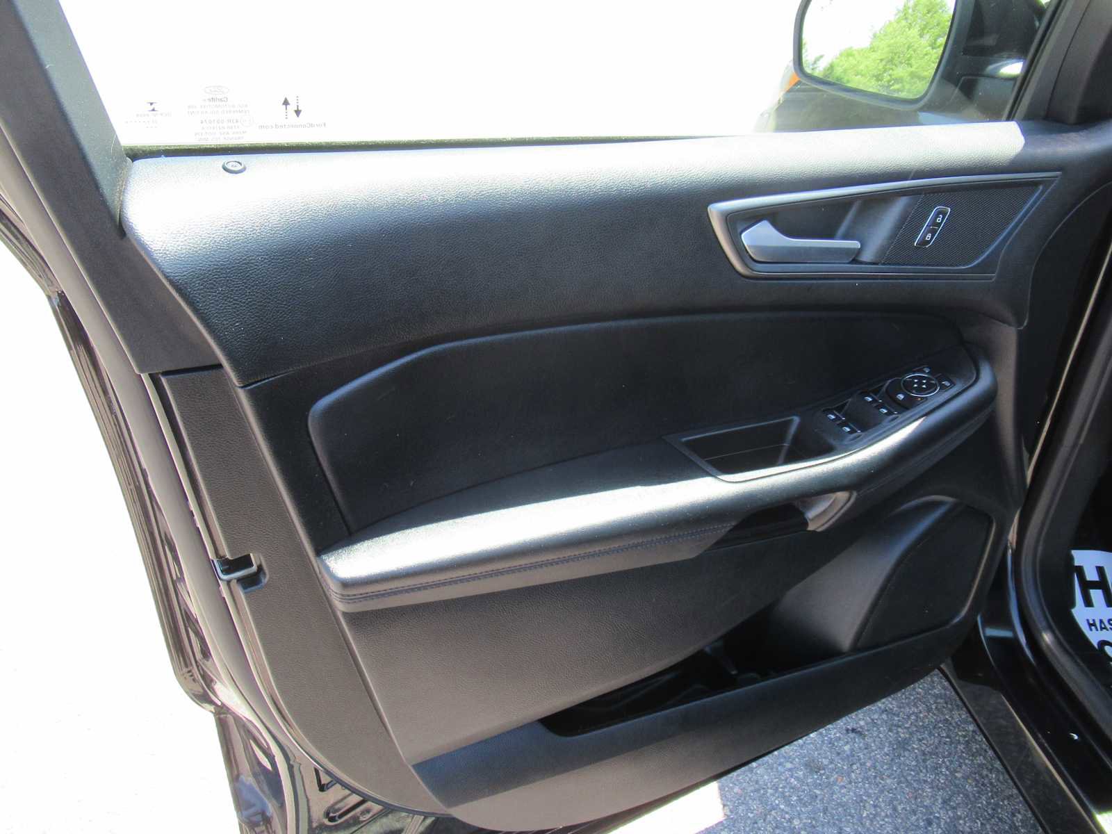 Used 2022 Ford Edge SE w/ Black Appearance Package AWD/4WD image 14