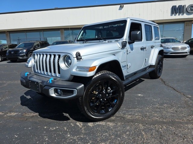 Used 2023 Jeep Wrangler Unlimited Sahara w/ Cold Weather Group image 2