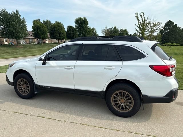 Used 2019 Subaru Outback 3.6R Limited AWD/4WD image 6