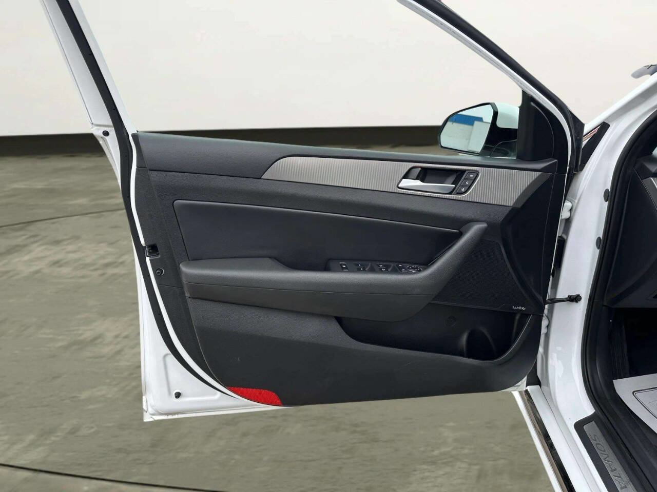 Used 2018 Hyundai Sonata Limited FWD image 10