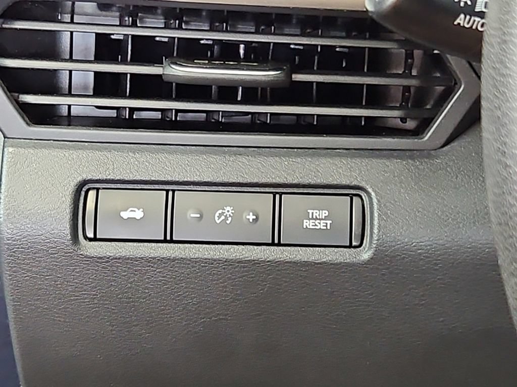 Used 2021 Nissan Altima 2.5 SV FWD image 14