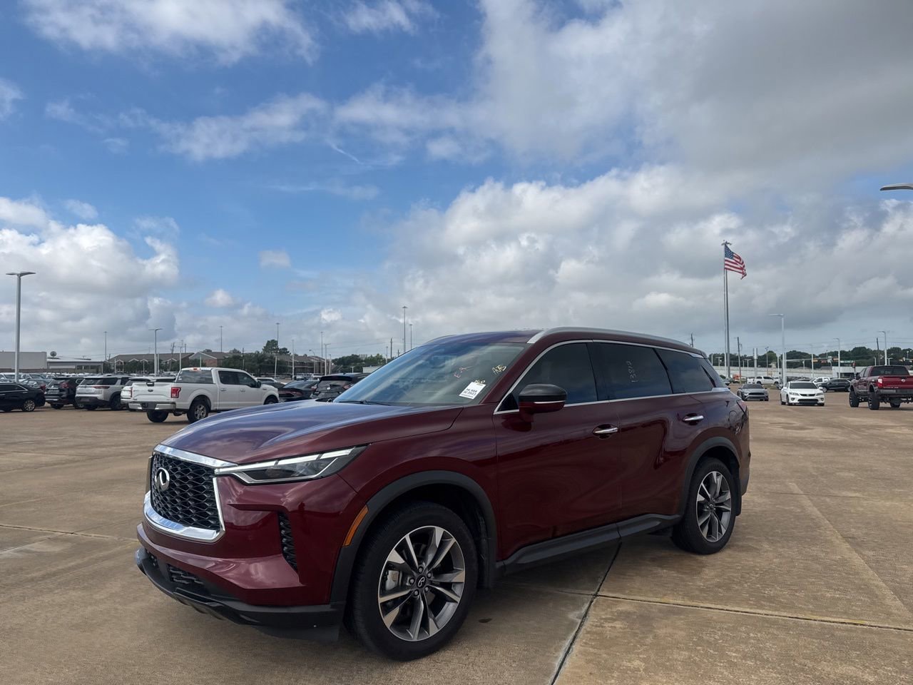 Used 2023 INFINITI QX60 Luxe w/ Cargo Package FWD image 9