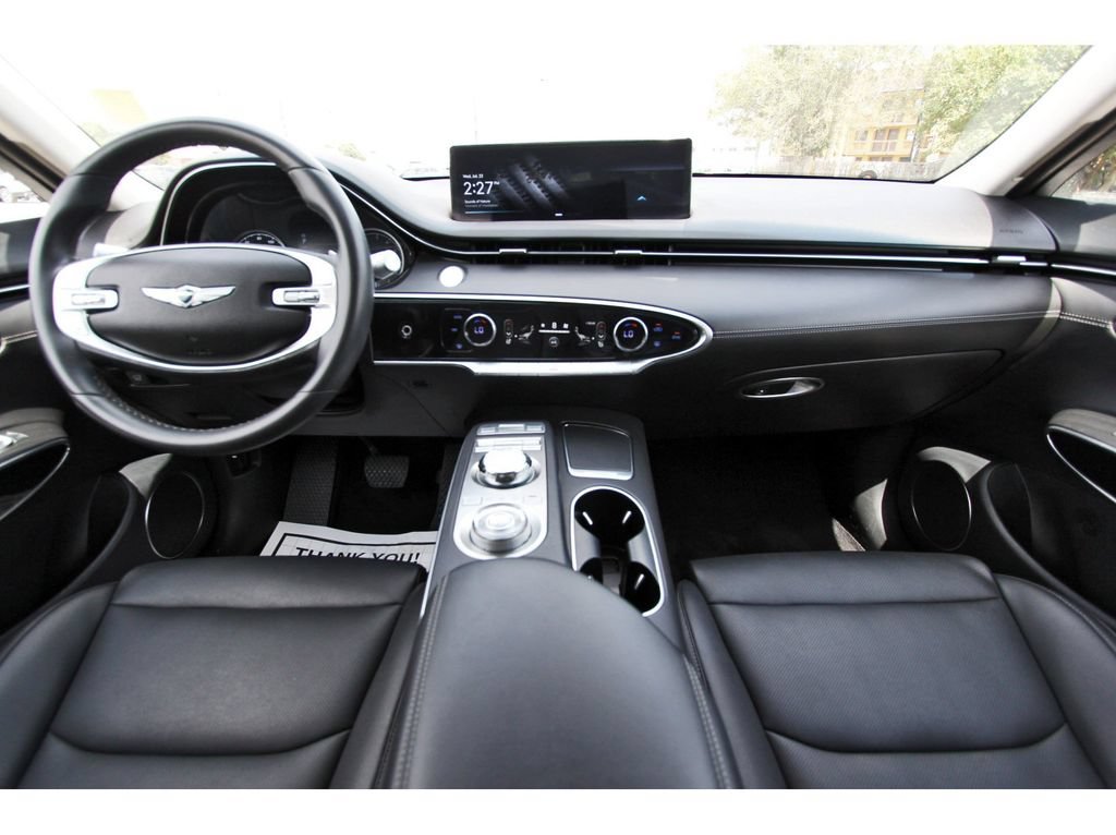Used 2025 Genesis GV70 2.5T AWD/4WD image 10