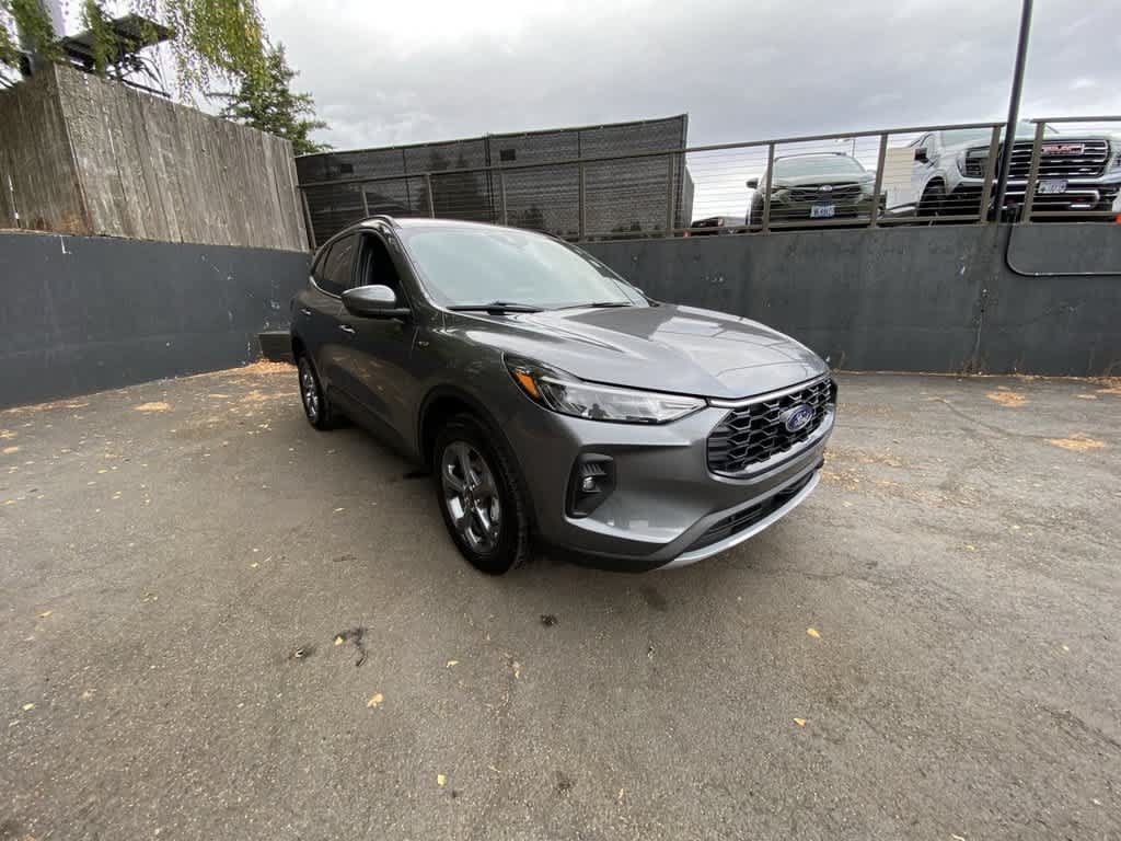 Used 2025 Ford Escape ST-Line Select AWD/4WD image 8