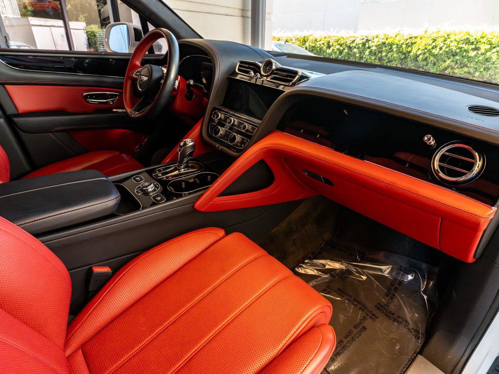 Used 2023 Bentley Bentayga AWD/4WD image 18