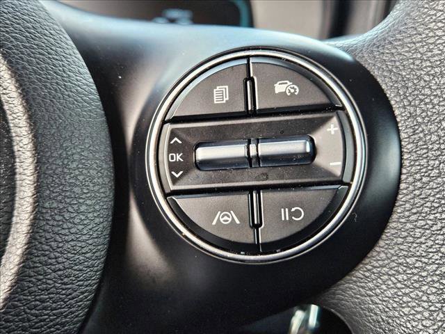 Used 2025 Kia Soul LX w/ LX Technology Package FWD image 24