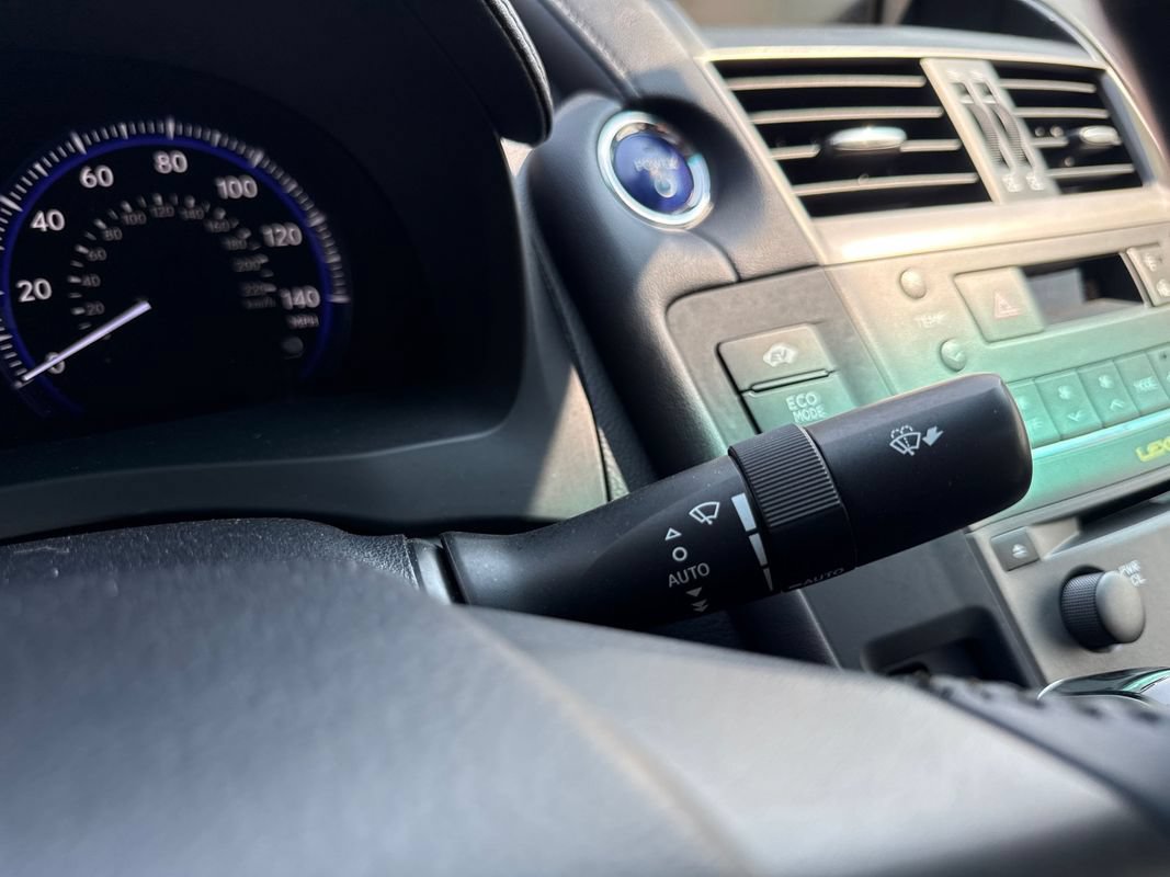 Used 2010 Lexus HS 250h Premium w/ Preferred Accessory Package FWD image 18