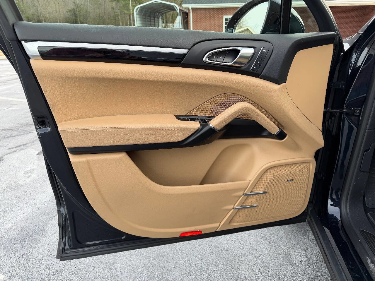 Used 2016 Porsche Cayenne Base AWD 4dr SUV image 10