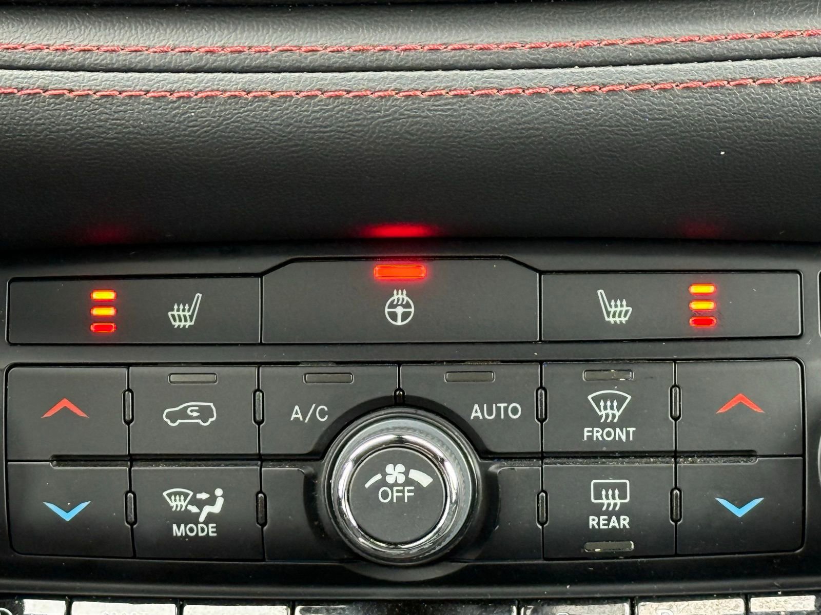 Used 2023 Dodge Durango GT image 23