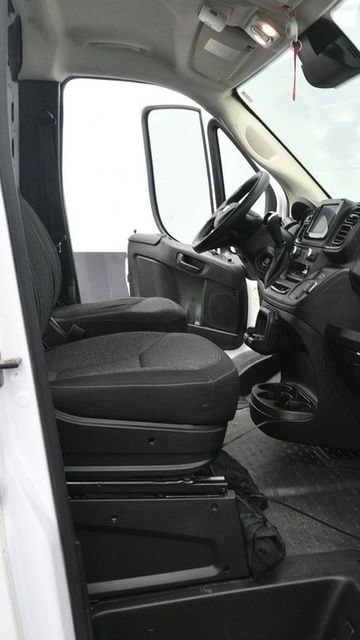Used 2025 RAM ProMaster 2500 w/ Convenience Group image 10