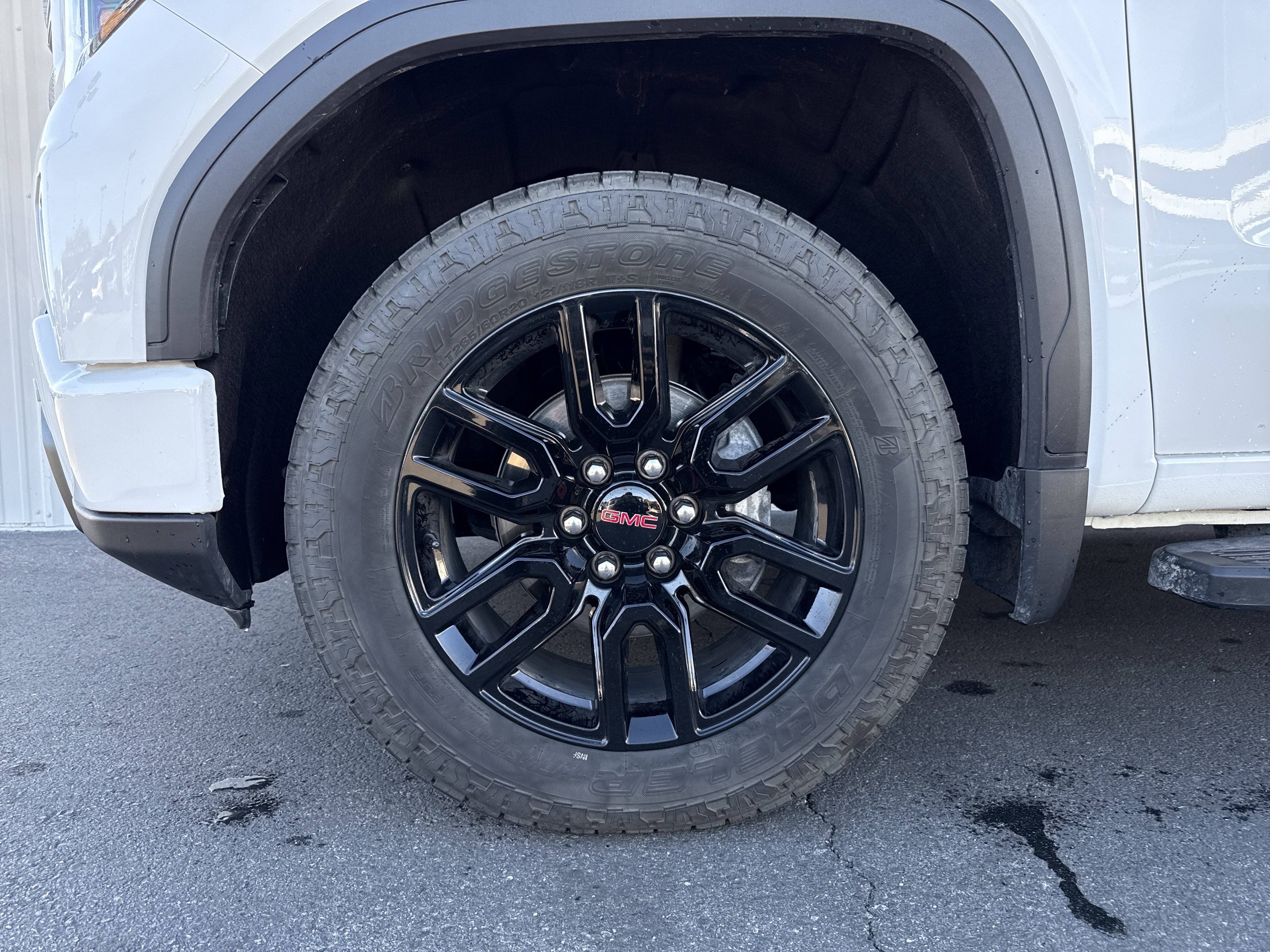 Used 2025 GMC Sierra 1500 Elevation w/ Elevation Premium Package image 5