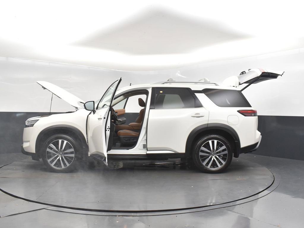 Used 2024 Nissan Pathfinder Platinum w/ Cargo Package image 49
