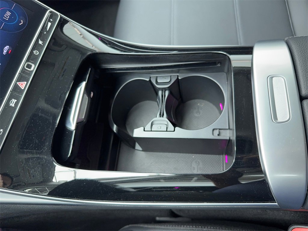 Used 2025 Mercedes-Benz C 300 Sedan image 31