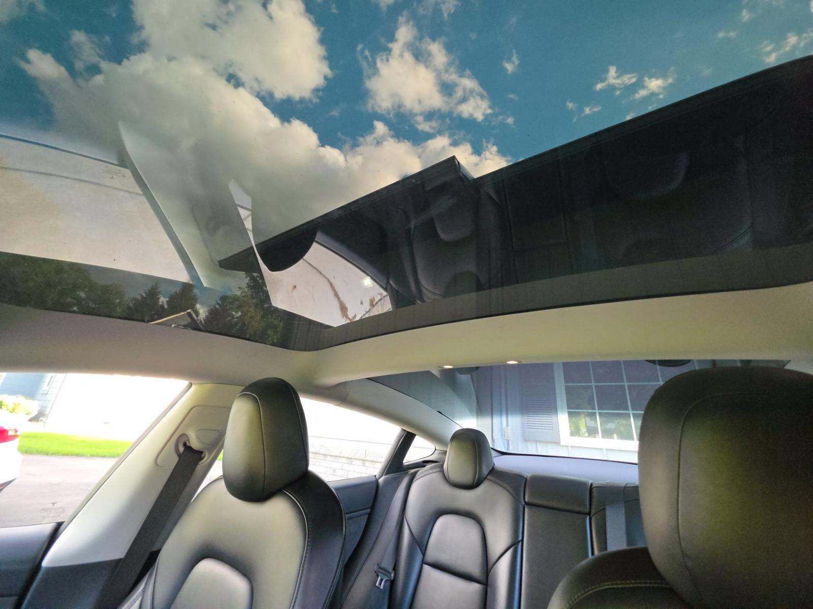 Used 2022 Tesla Model 3 RWD image 9