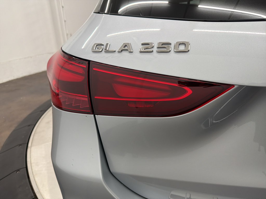 Used 2026 Mercedes-Benz GLA 250 image 11