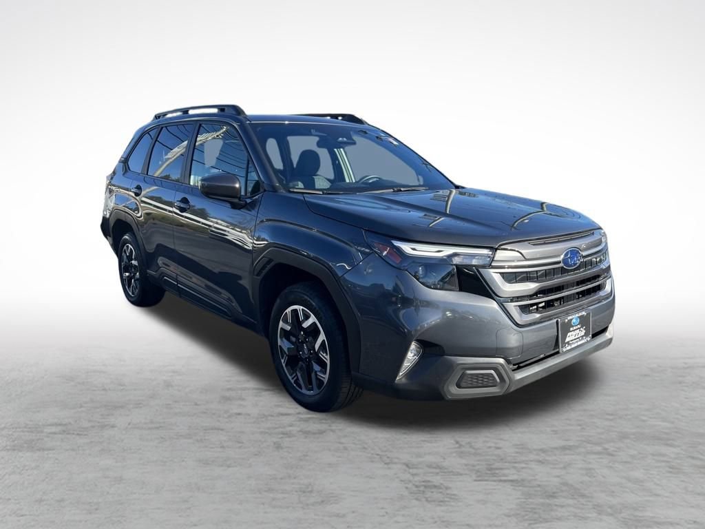 Used 2025 Subaru Forester Premium image 4
