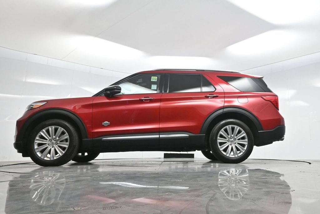 Used 2024 Ford Explorer King Ranch w/ Technology Package AWD/4WD image 17