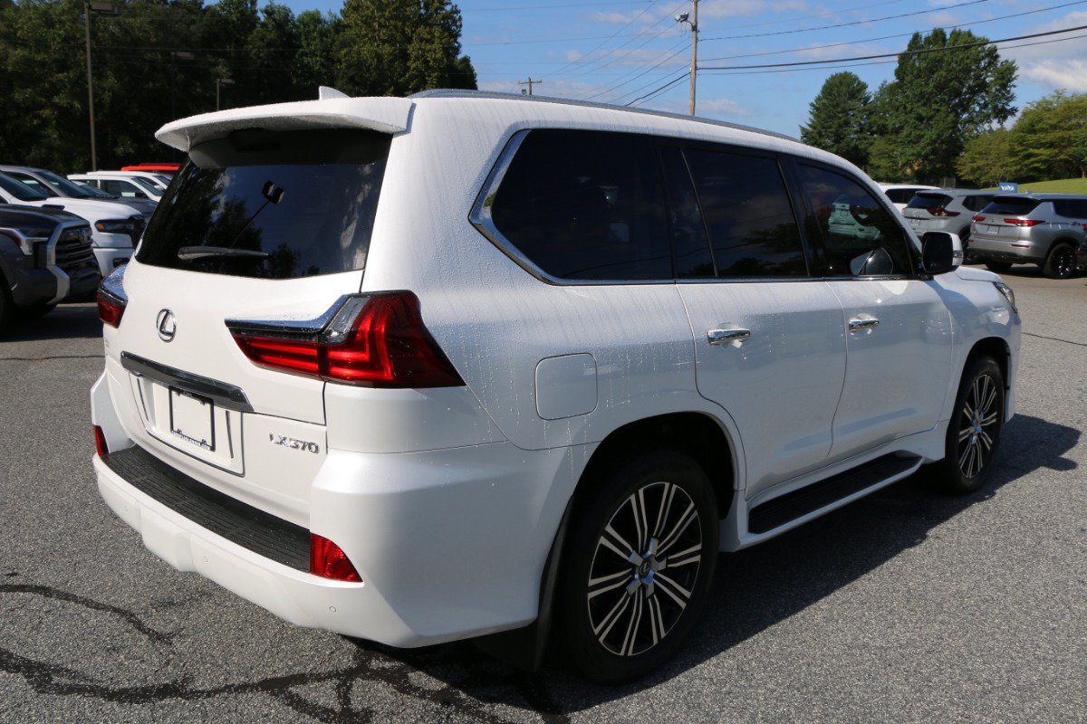 Used 2021 Lexus LX 570 4WD w/ Luxury Package image 8