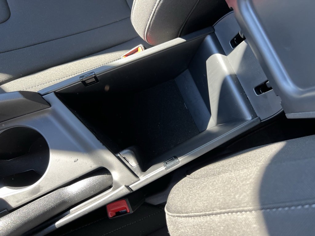 Certified 2025 Hyundai Elantra Sport image 23