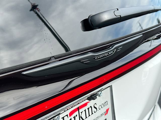 New 2026 Chrysler Pacifica Limited image 19