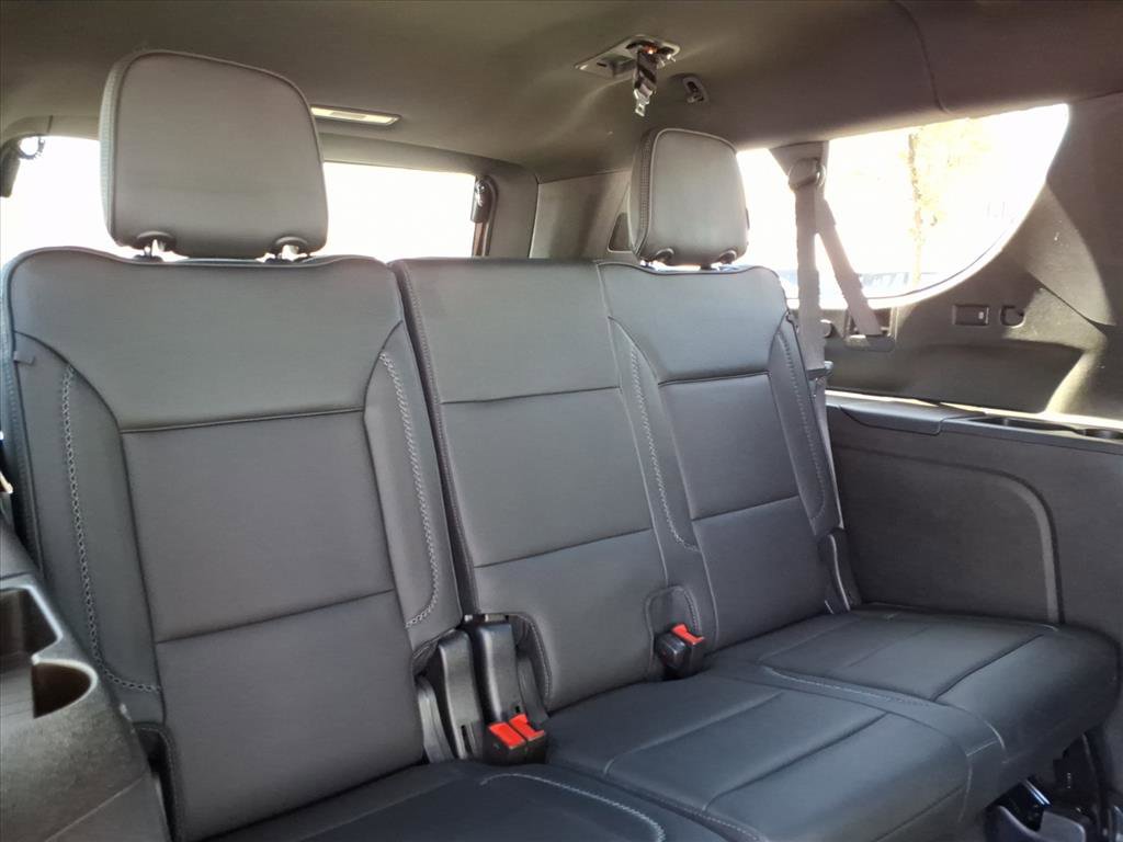 Used 2022 GMC Yukon XL Denali w/ Denali Premium Package image 16
