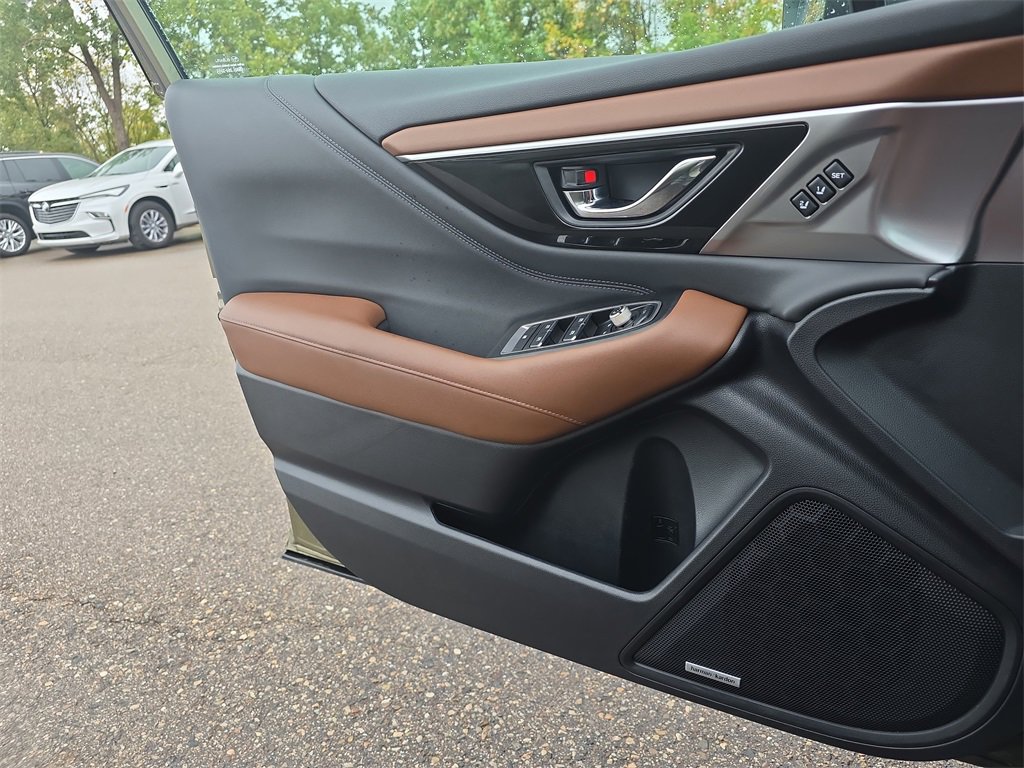 Used 2022 Subaru Outback Touring image 28