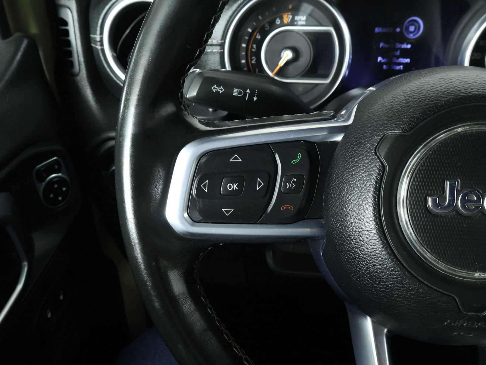 Used 2020 Jeep Gladiator Overland AWD/4WD image 13