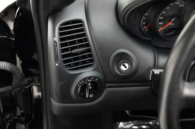 Used 2001 Porsche 911 Carrera image 38