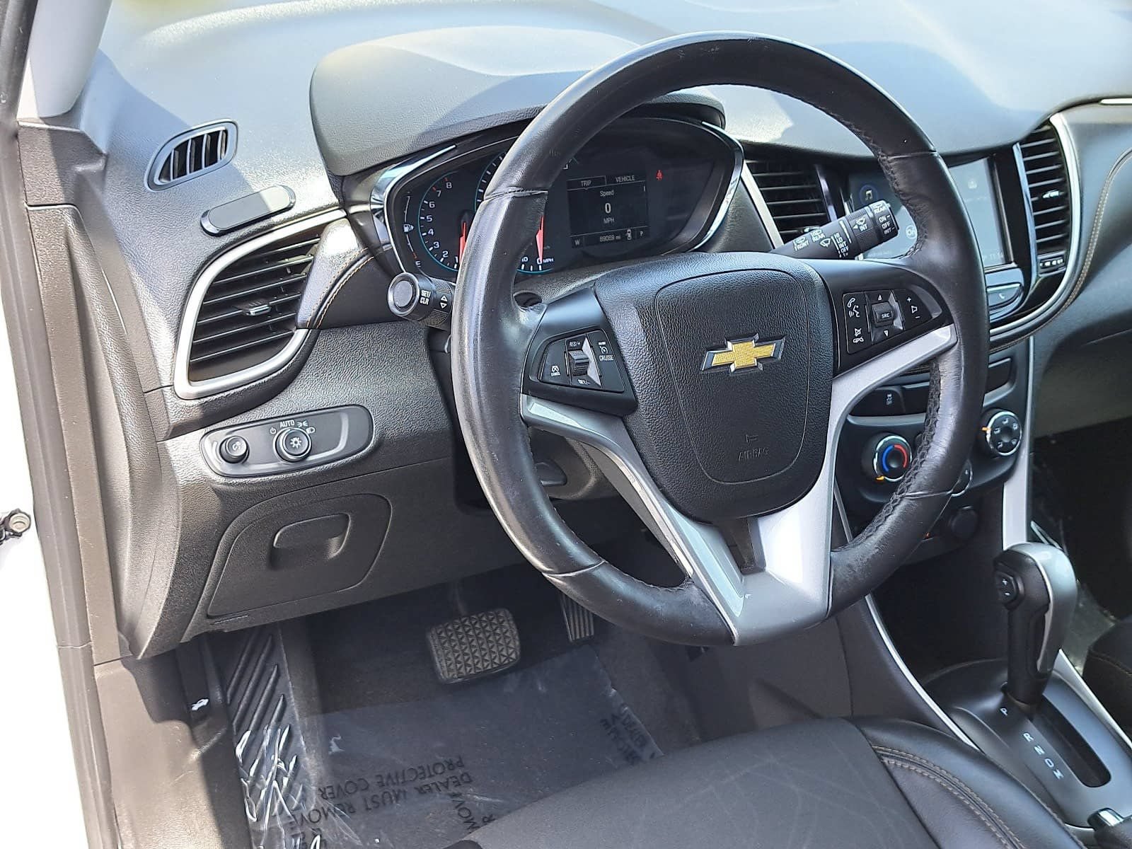 Used 2018 Chevrolet Trax LT w/ Redline Edition FWD image 15