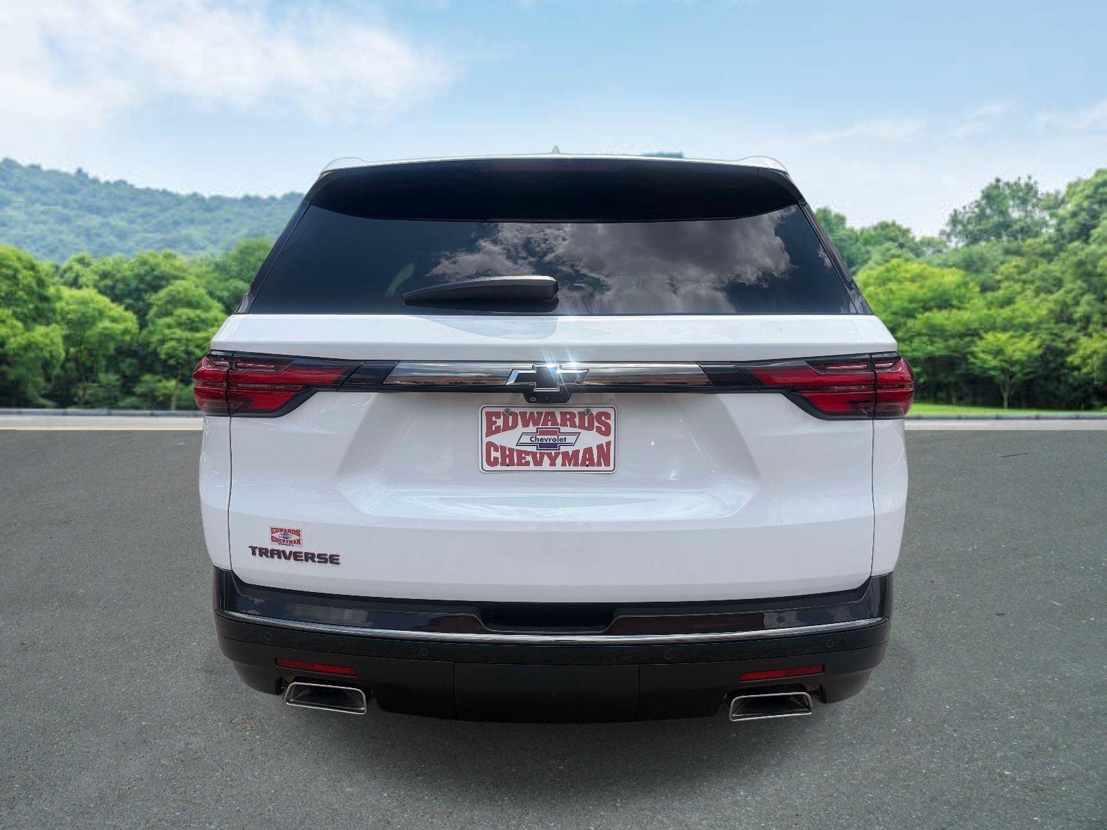 Used 2022 Chevrolet Traverse Premier w/ Redline Edition FWD image 24