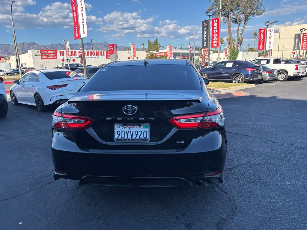 Used 2019 Toyota Camry SE w/ Convenience Package FWD image 5