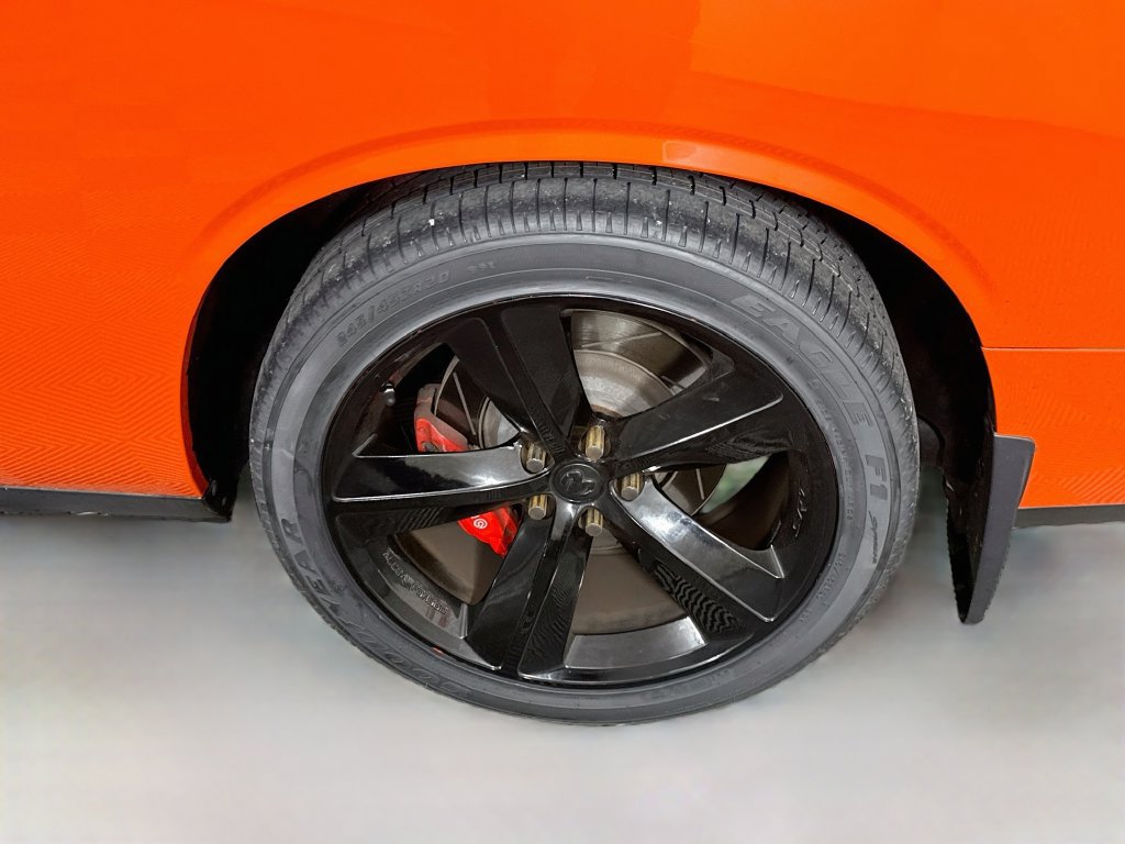 Used 2009 Dodge Challenger SRT8 w/ SRT Option Group II RWD image 33