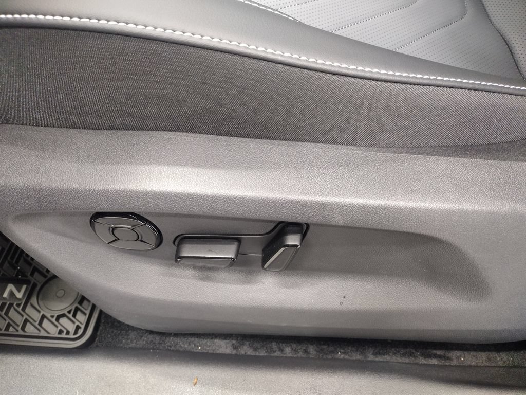 New 2026 Volkswagen Tiguan SE AWD/4WD image 22