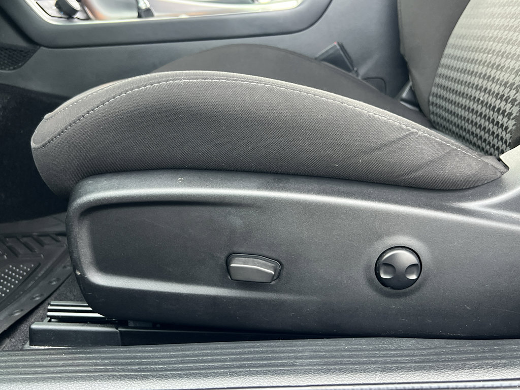 Used 2022 Dodge Challenger R/T w/ Blacktop Package image 16