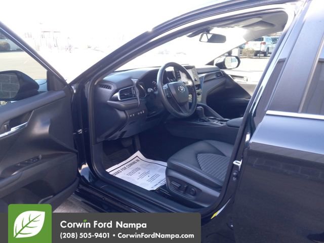 Used 2023 Toyota Camry SE w/ Cold Weather Package image 9