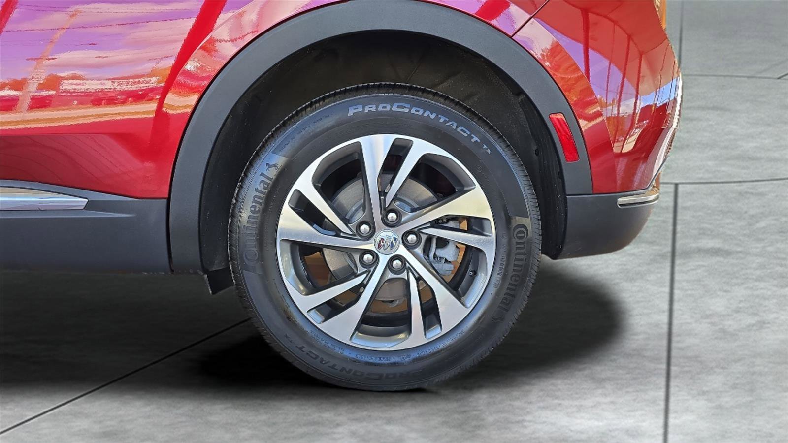 Used 2022 Buick Envision Essence w/ Safety Package image 29