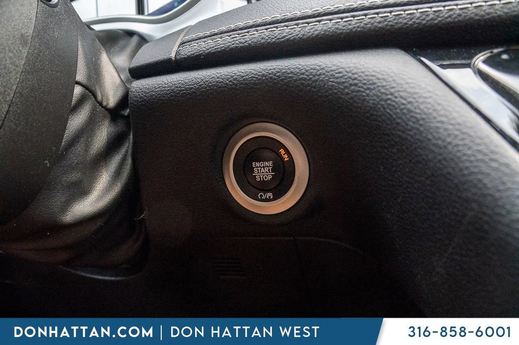 Used 2021 Chrysler Pacifica Touring w/ S Appearance Package FWD image 12
