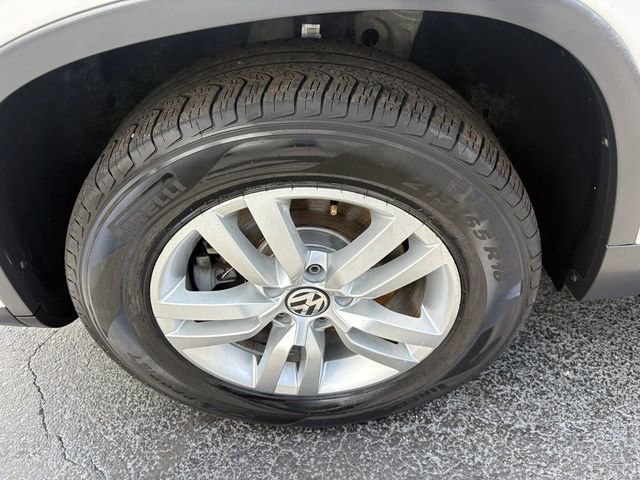 Used 2014 Volkswagen Tiguan S image 7