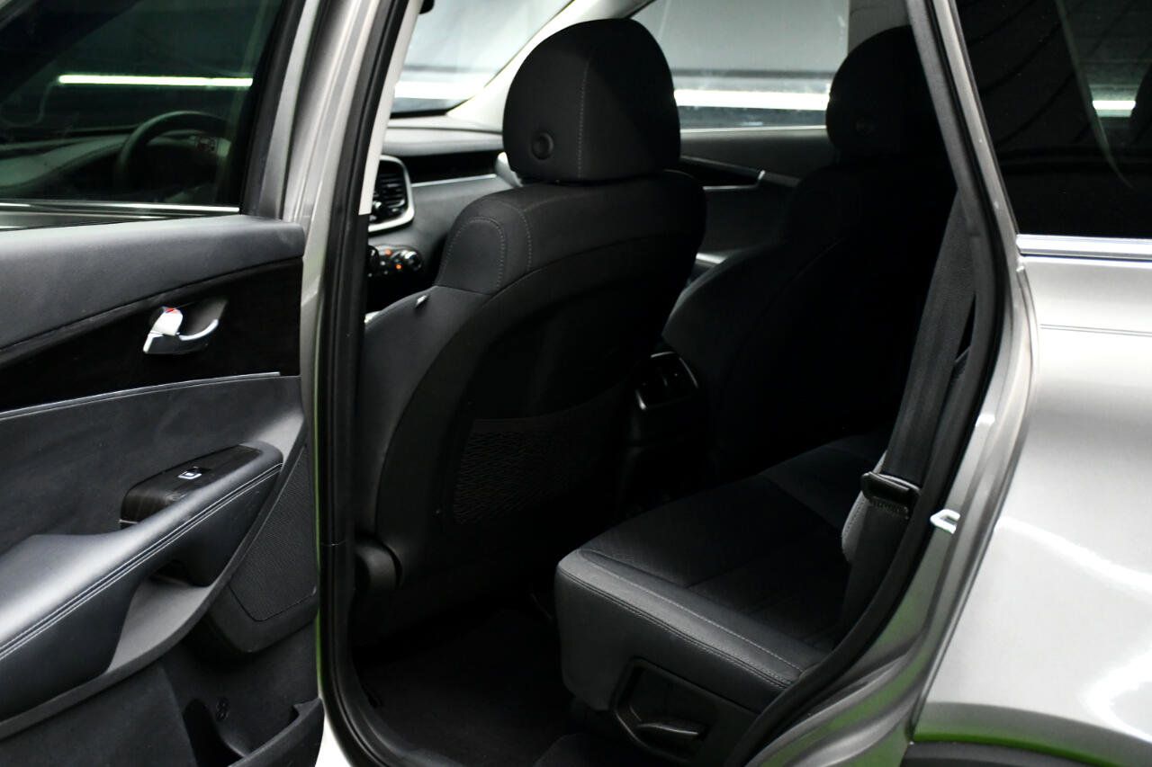 Used 2019 Kia Sorento LX image 30