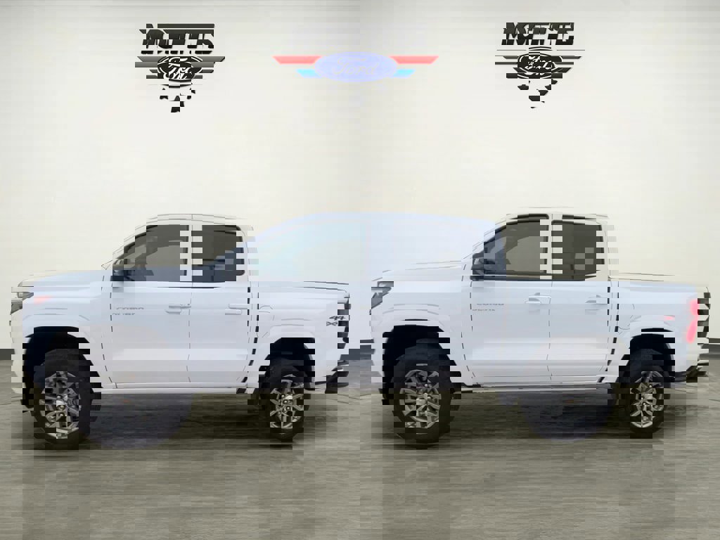 Used 2025 Chevrolet Colorado LT w/ LT Convenience Package image 2