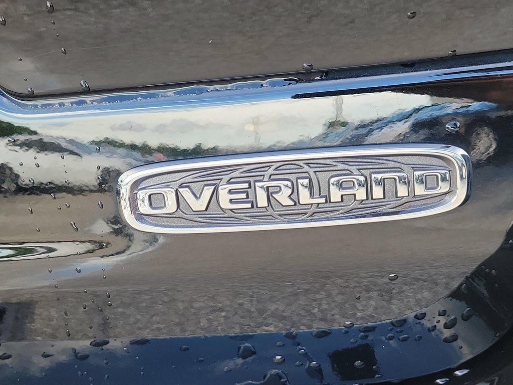 Used 2023 Jeep Grand Cherokee Overland w/ Luxury Tech Group IV RWD image 7