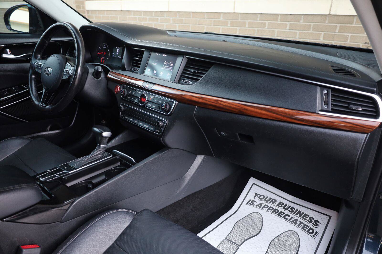Used 2017 Kia Cadenza Premium FWD image 26