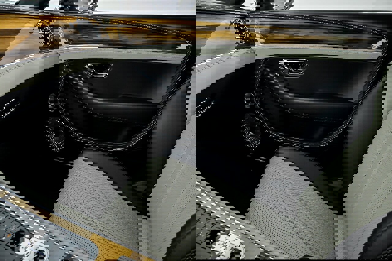 Used 2021 Bentley Continental GT image 40