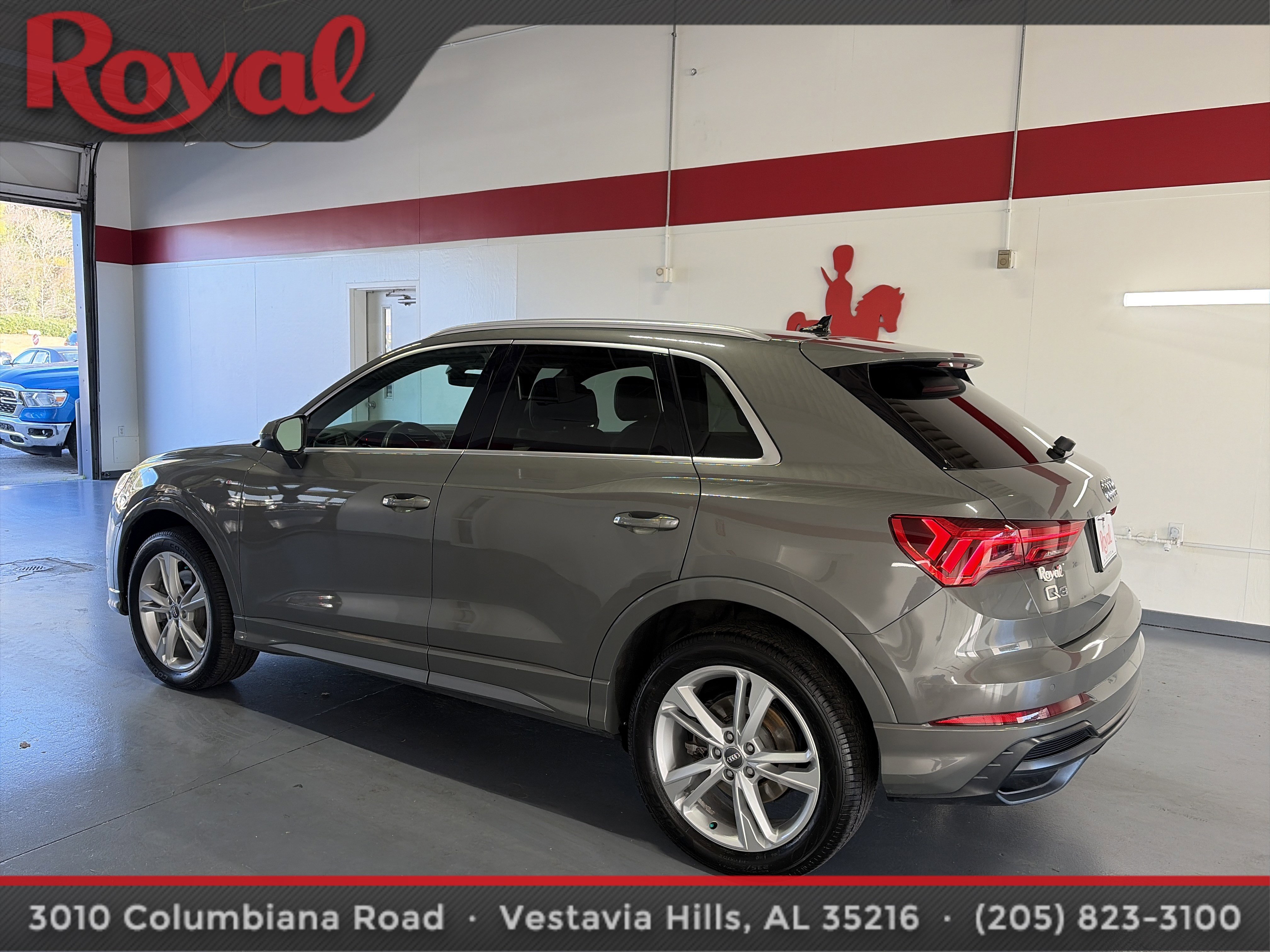 Used 2020 Audi Q3 2.0T Premium w/ Convenience Package image 2