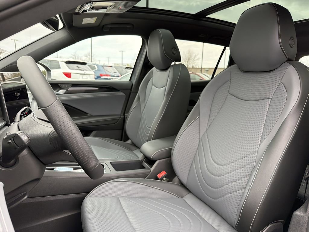 New 2026 Volkswagen Tiguan SE R-Line image 12