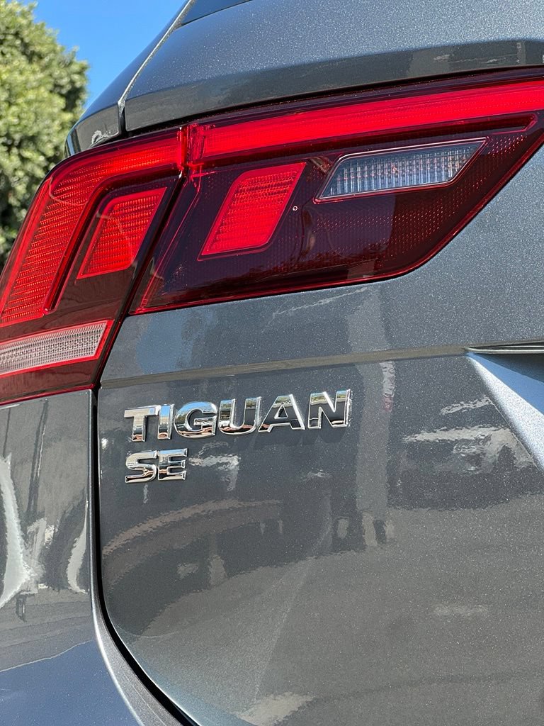 Used 2020 Volkswagen Tiguan SE R-Line AWD/4WD image 10