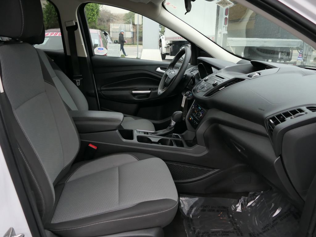 Used 2017 Ford Escape SE image 29