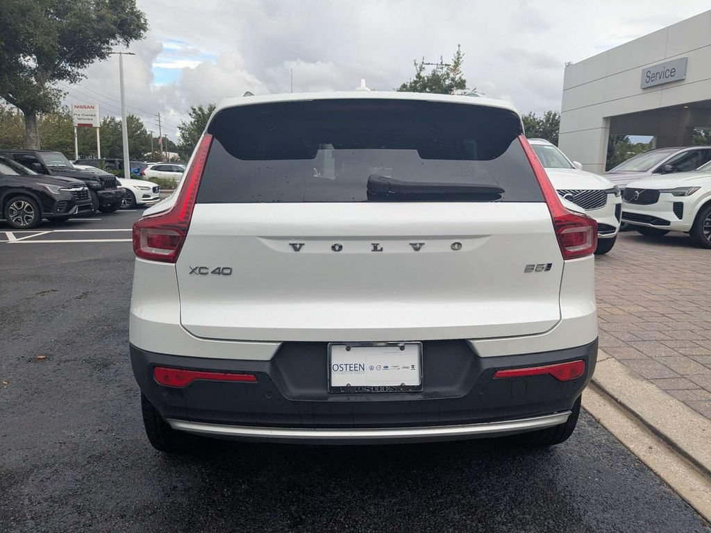 Certified 2023 Volvo XC40 B5 Plus w/ Protection Package Premier AWD/4WD image 5