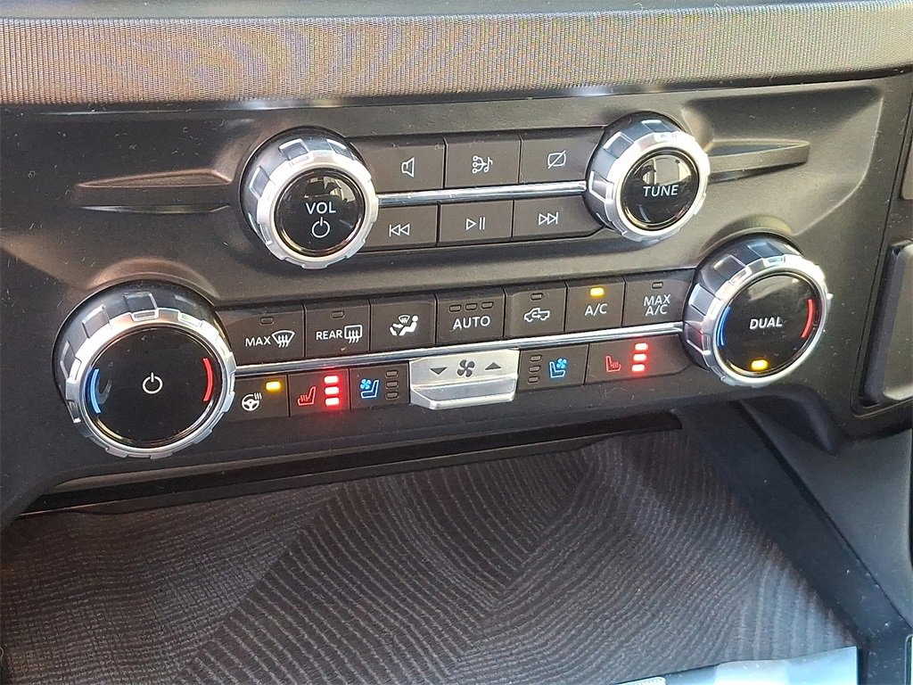 Used 2024 Ford F250 Platinum image 15